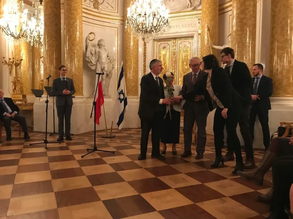 Shlomo Goldberg at ceremony